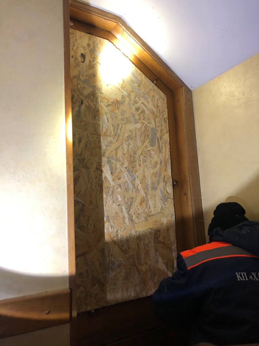 Новини Харкова: комунальники закрили контури в будинках після обстрілу